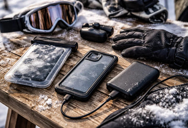 Det bedste mobiltilbehør til skiferien: Sådan beskytter du mobilen i kulde og sne