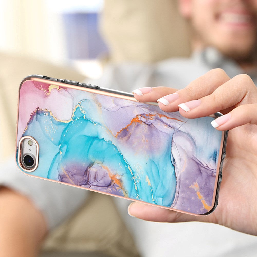 iPhone SE (2022 / 2020) / 8 / 7 Hybrid Plastik Cover - Mælkevejs Marmor - Blå & Lilla