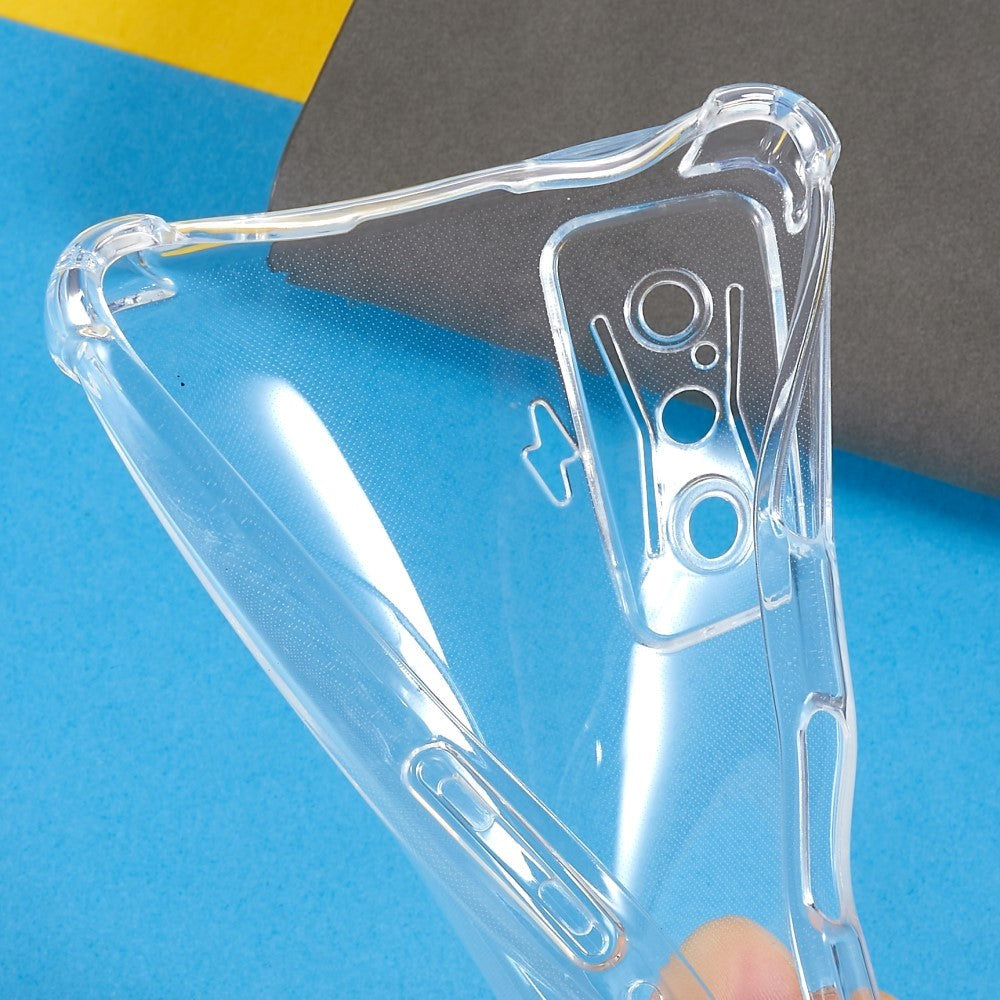 Xiaomi Poco F4 GT Fleksibelt Plastik Shockproof Cover - Gennemsigtig