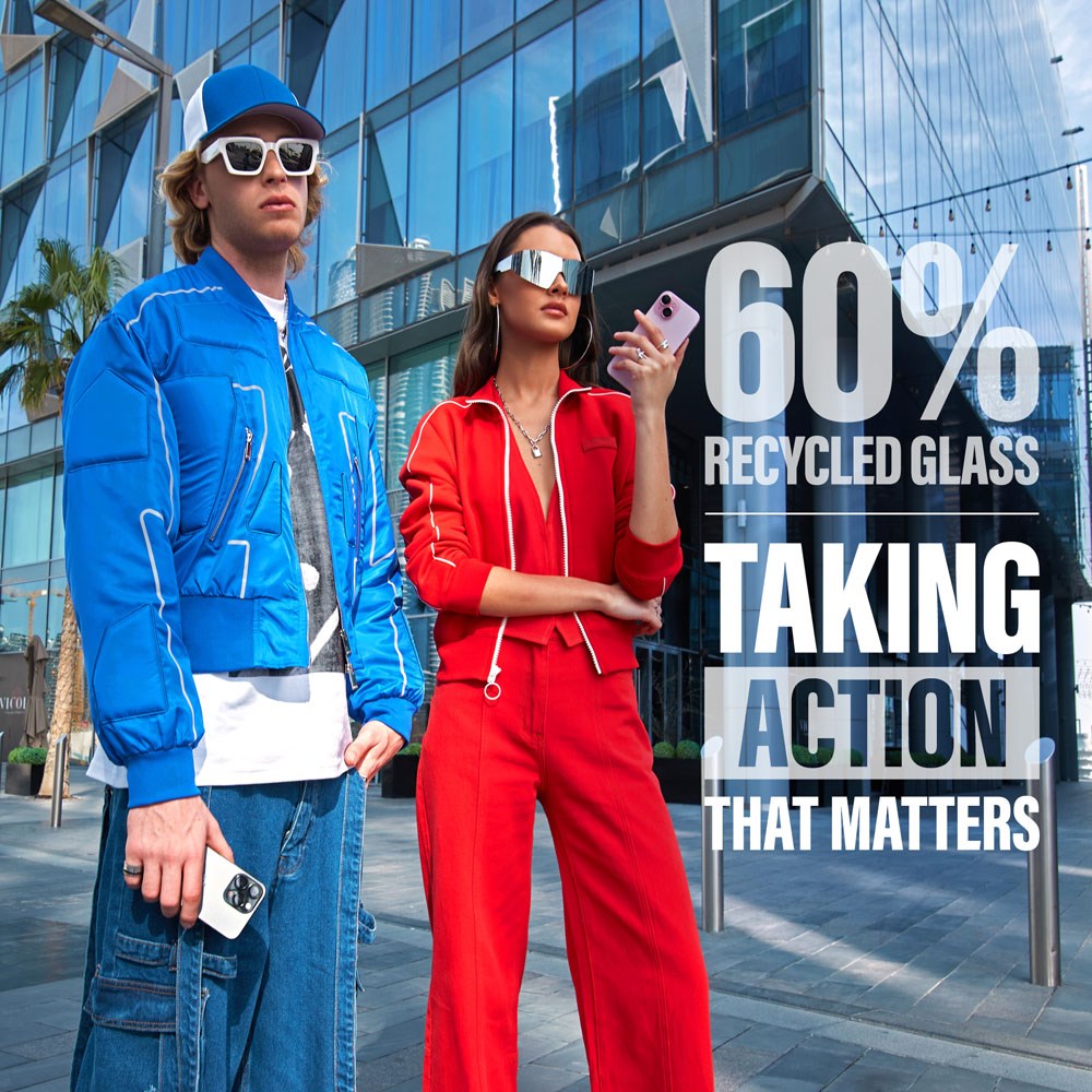 iPhone 15 / 16 PanzerGlass Ultra Wide Fit Skærmbeskyttelse m. EasyAligner - Anti-Reflective - Diamond Strength - Gennemsigtig / Sort Kant