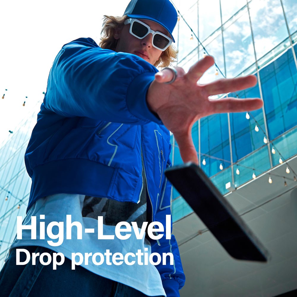 iPhone 16 Pro Max PanzerGlass Ultra Wide Fit Skærmbeskyttelse m. EasyAligner - Diamond Strength - Gennemsigtig / Sort Kant