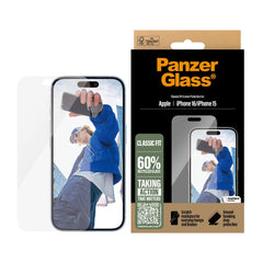 iPhone 15 / 16 PanzerGlass Classic Fit Skærmbeskyttelse m. EasyAligner - Platinum Strength - Gennemsigtig