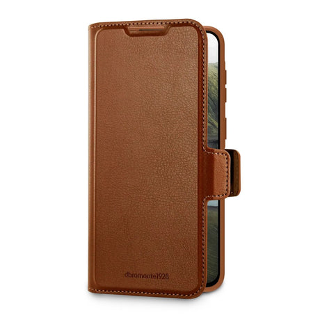 Samsung Galaxy A57 dbramante1928 Oslo Pro Genanvendt Plast Flip Cover - Dark Tan