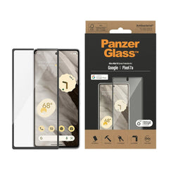 Google Pixel 7A PanzerGlass Ultra Wide Fit Skærmbeskyttelse - Platinum Strength - Sort Kant