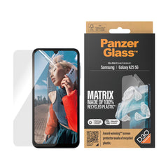 Samsung Galaxy A25 (5G) PanzerGlass Matrix AntiBacterial Ultra Wide Fit Skærmbeskyttelse - AlignerKit - Platinum Strength - Gennemsigtig