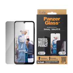 Samsung Galaxy A25 (5G) PanzerGlass Ultra Wide Fit Re:fresh Skærmbeskyttelse m. EasyAligner - Privacy - Platinum Strength - Gennemsigtig / Sort Kant