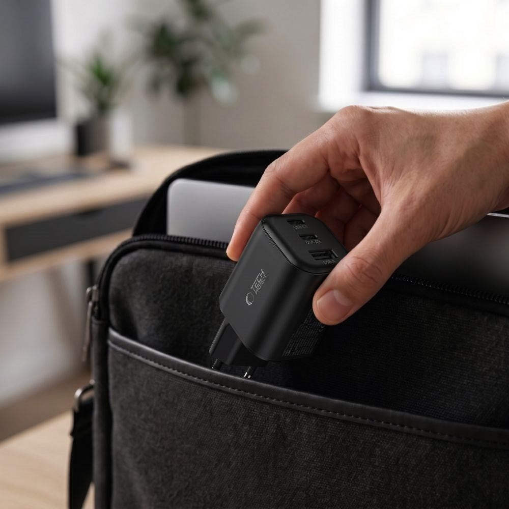 Tech-Protect 100W Vægoplader - 1 x USB-A - 2 x USB-C - Sort