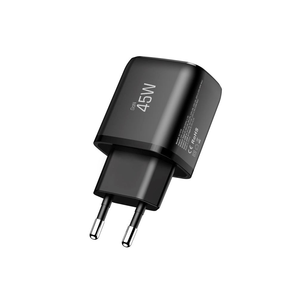 Tech-Protect 45W GaN Vægoplader m. 1 x USB-A / 1 x USB-C / 1 x USB-C til USB-C Kabel - Sort