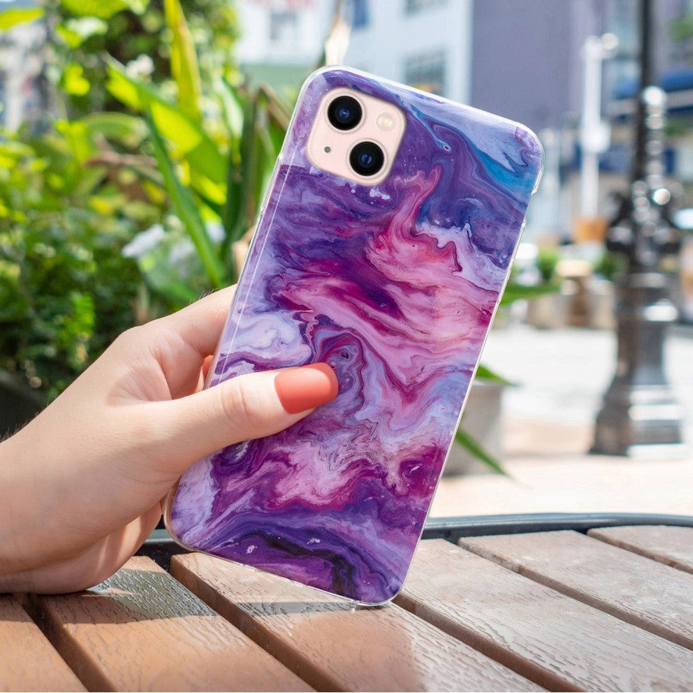 iPhone 13 Fleksibel Plastik Bagside Cover m. Marmor Print - Rød