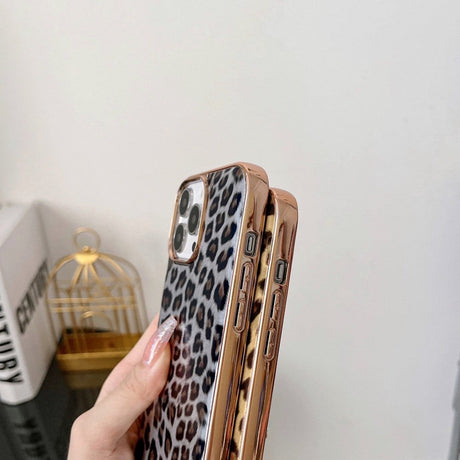 iPhone 14 Pro Fleksibelt Bagside Cover - Leopard Mønster - Rød