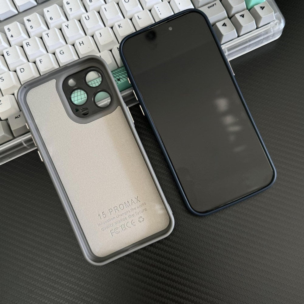 EIDERWOOD iPhone 14 Pro Silikone Cover m. Indbygget Kamerabeskyttelse - Sort