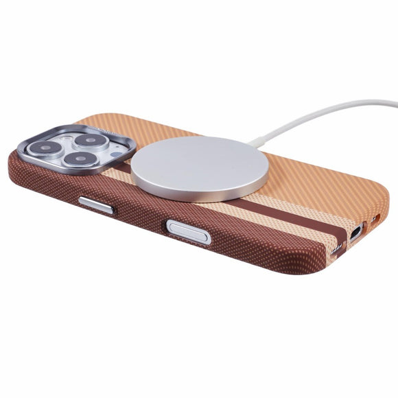 EIDERWOOD Mønstret Carbon Cover - iPhone 16 Pro - MagSafe Kompatibel - Light Stripes