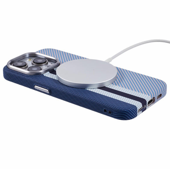 EIDERWOOD Mønstret Carbon Cover - iPhone 15 Pro - MagSafe Kompatibel - Blue Stripes