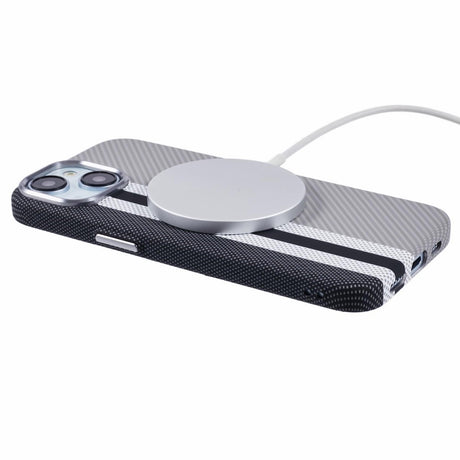 EIDERWOOD Mønstret Carbon Cover - iPhone 14 - MagSafe Kompatibel - Grey Stripes