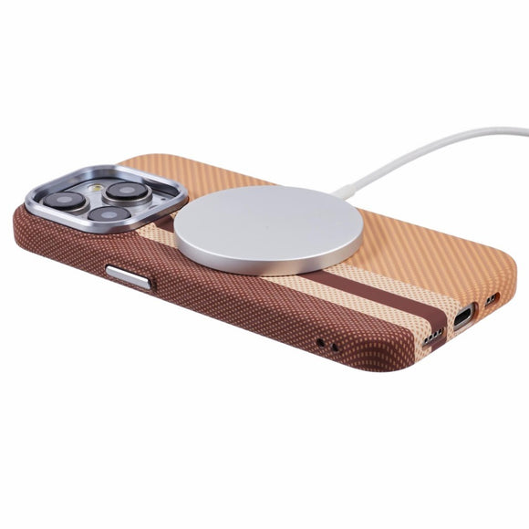 EIDERWOOD Mønstret Carbon Cover - iPhone 14 Pro - MagSafe Kompatibel - Light Stripes