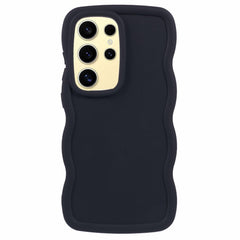 EIDERWOOD Samsung Galaxy S25 Ultra Fleksibelt Plastik Cover Bølget Design - Sort
