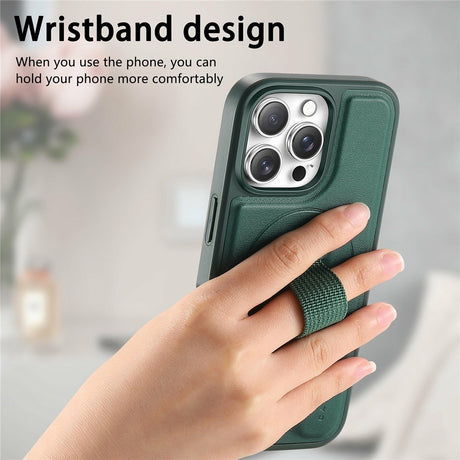 iPhone 16 Pro Hårdt Plastik Cover m. Kunstlæder Bagside & Fingerrem - MagSafe Kompatibel - Grøn