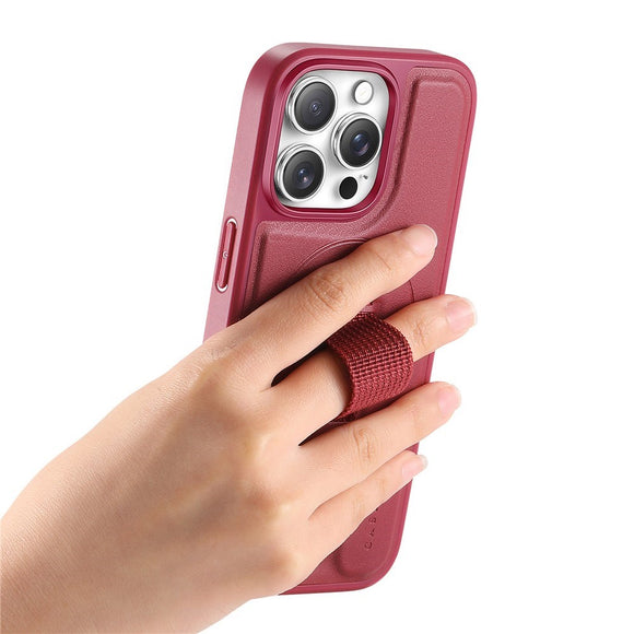 iPhone 13 Pro Hårdt Plastik Cover m. Kunstlæder Bagside & Fingerrem - MagSafe Kompatibel - Rød