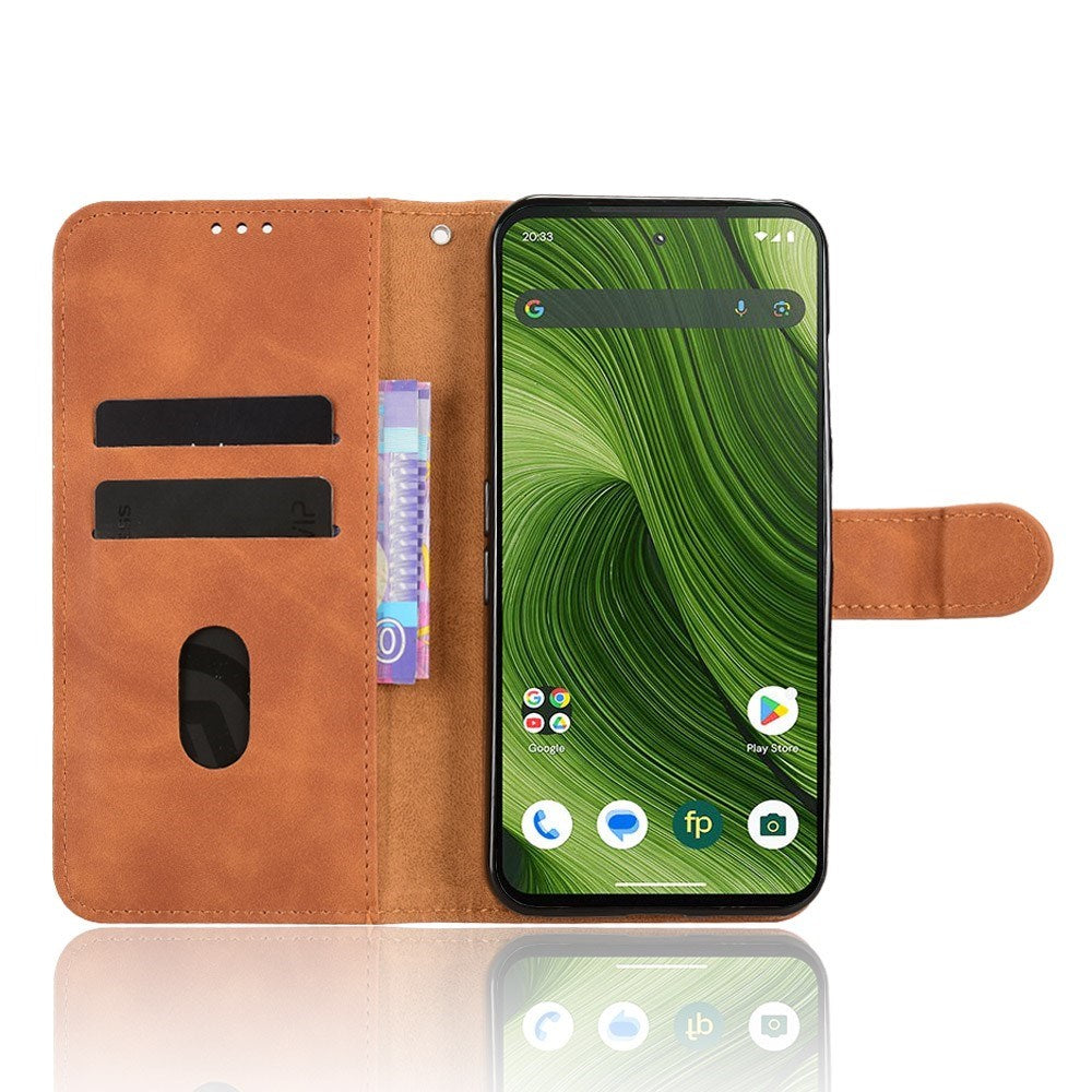 Fairphone 6 EIDERWOOD Kunstlæder Flip Cover m. Kortholder & Ståfunktion - Brun