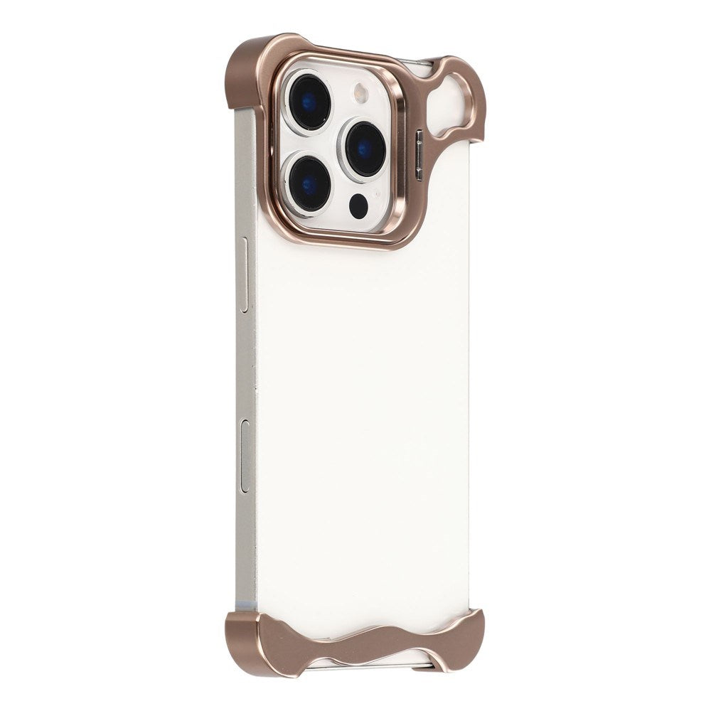 iPhone 16 Pro Todelt Metal Bumper Cover m. Ståfunktion & Linsebeskytter - Guld