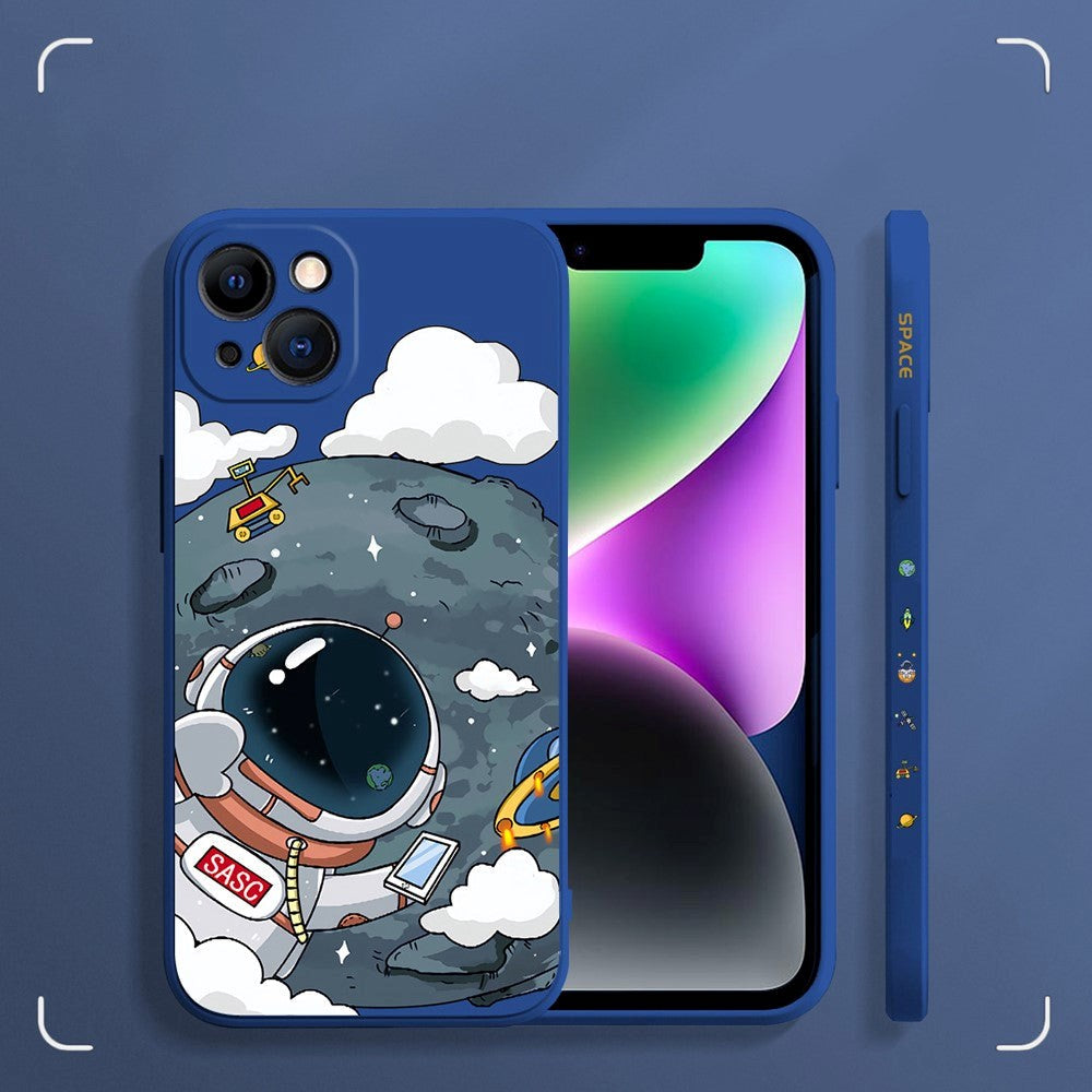 iPhone 14 Plus Fleksibel Cover af Plastik m. Print - Astronaut På Månen / Blå