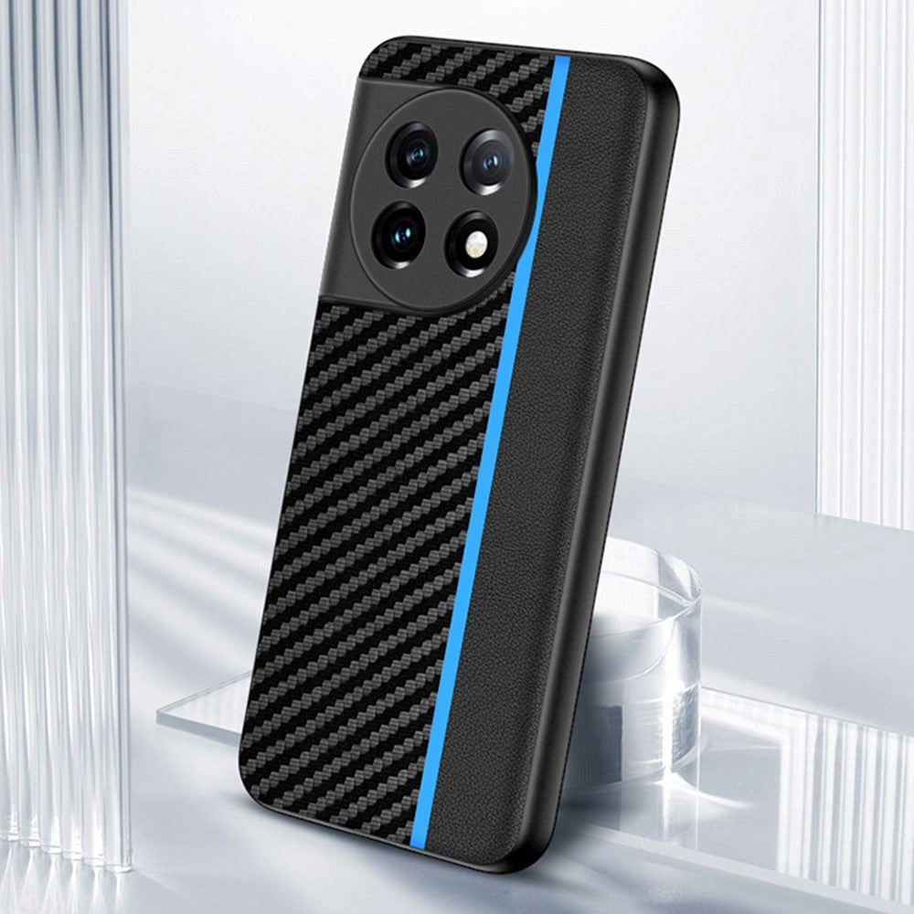 One Plus 11 Carbon Fiber Læderbetrukket Cover - Sort / Rød