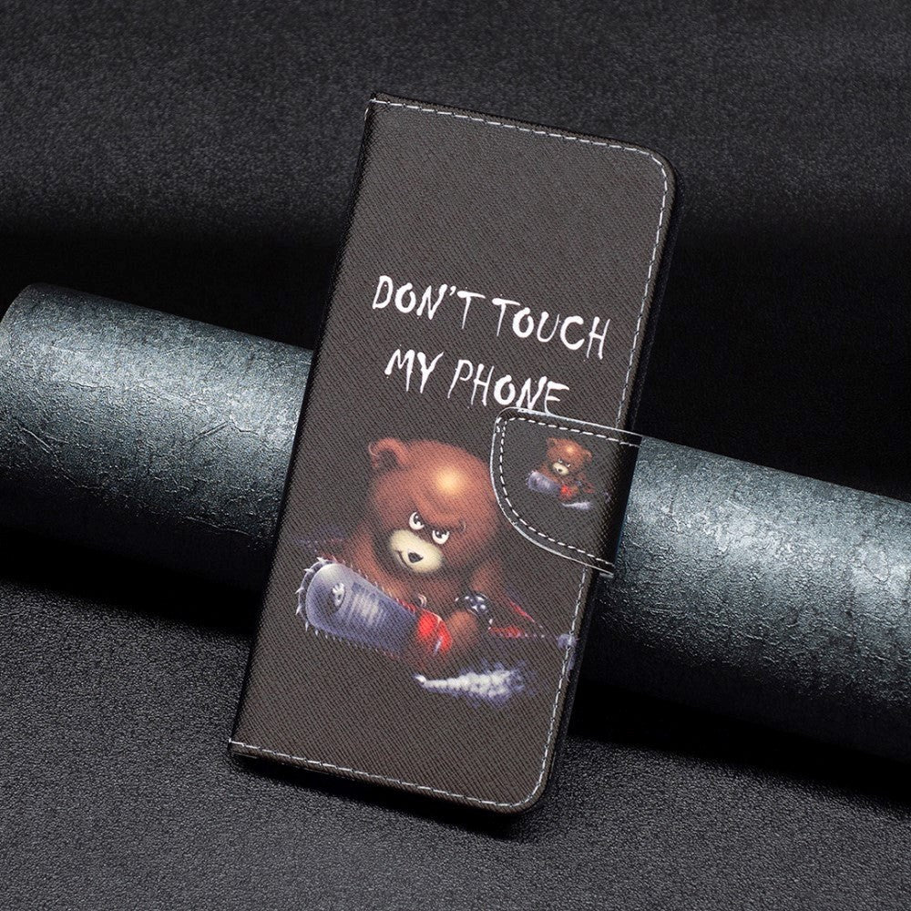 Motorola Moto E13 Læder Cover m. Pung & Print - "Don't Touch My Phone" Bjørn