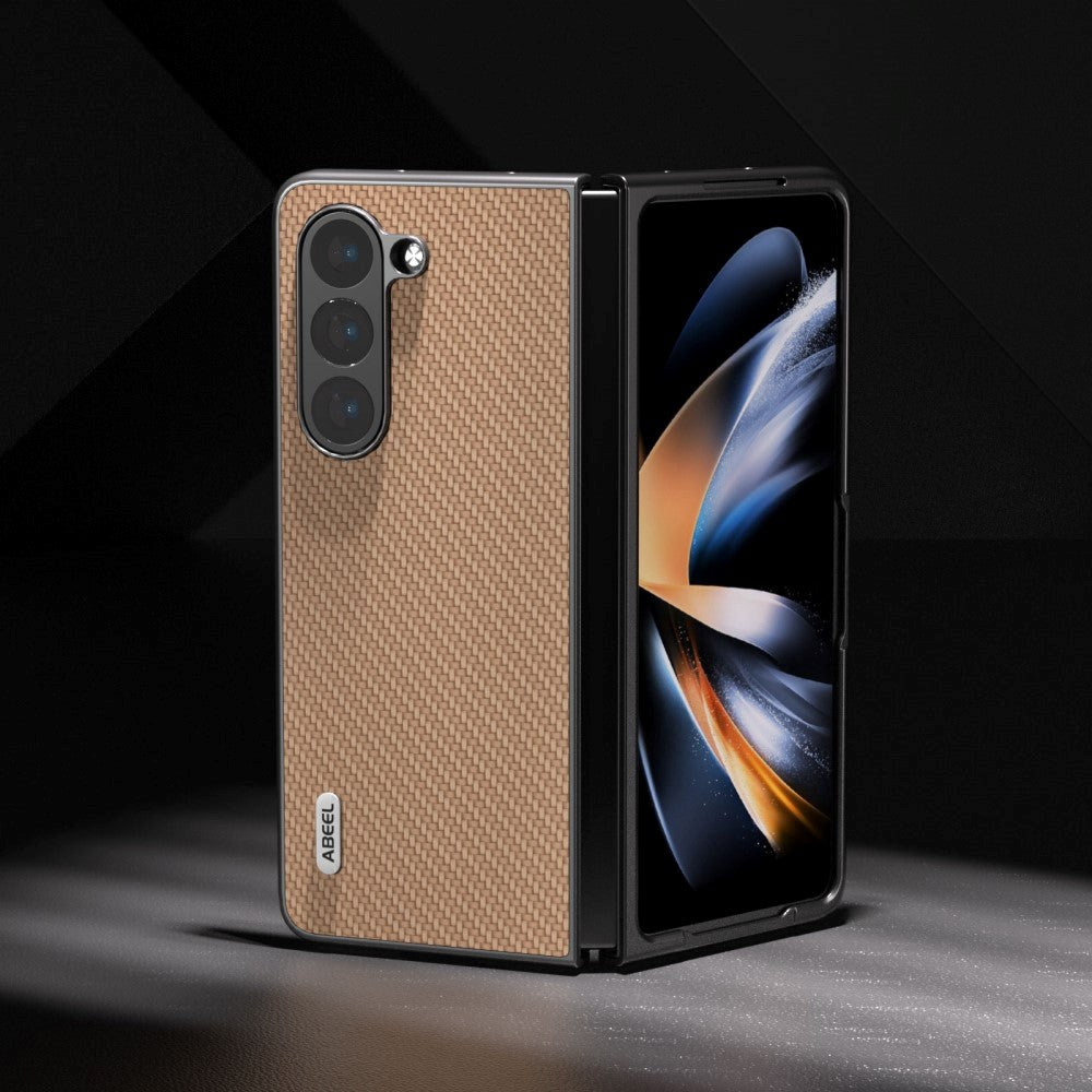 Samsung Galaxy Z Fold5 (5G) Carbon Fiber Læderbetrukket Cover - Beige