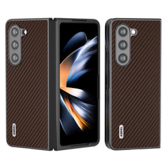 Samsung Galaxy Z Fold5 (5G) Carbon Fiber Læderbetrukket Cover - Brun