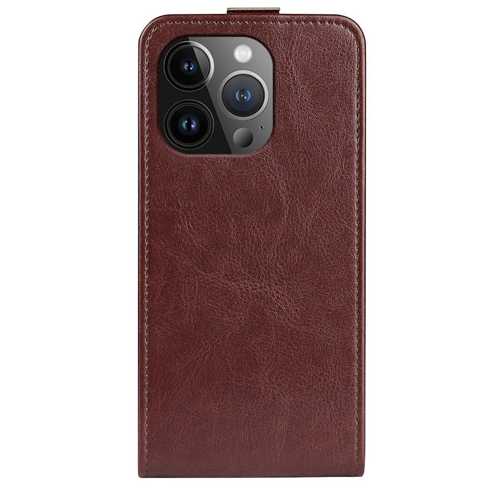 iPhone 15 Pro Max Vertikalt Læder Cover m. Kortholder - Brun