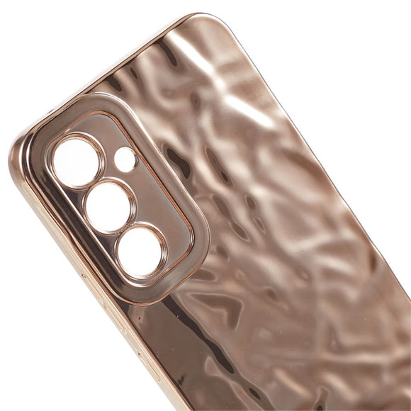 Samsung Galaxy A24 Skinnende Fleksibel Plastik Cover - Bølget Design - Guld