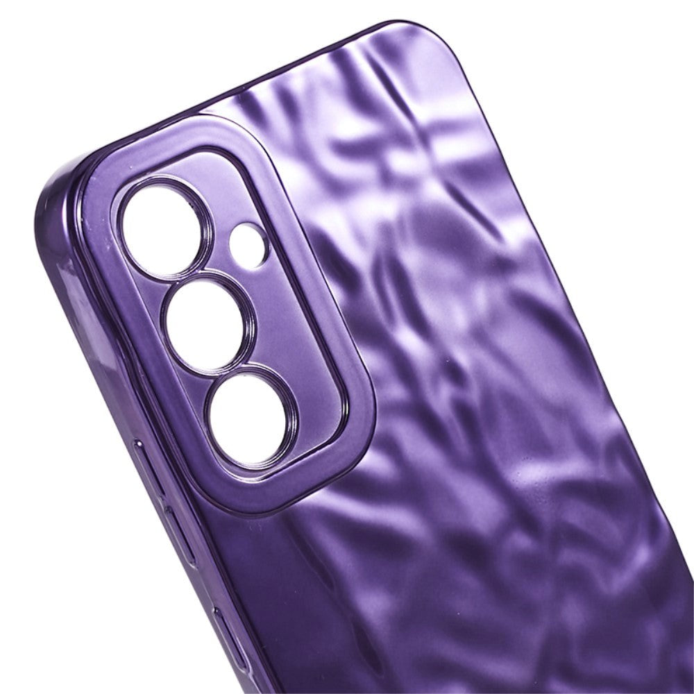 Samsung Galaxy A24 Skinnende Fleksibel Plastik Cover - Bølget Design - Lilla
