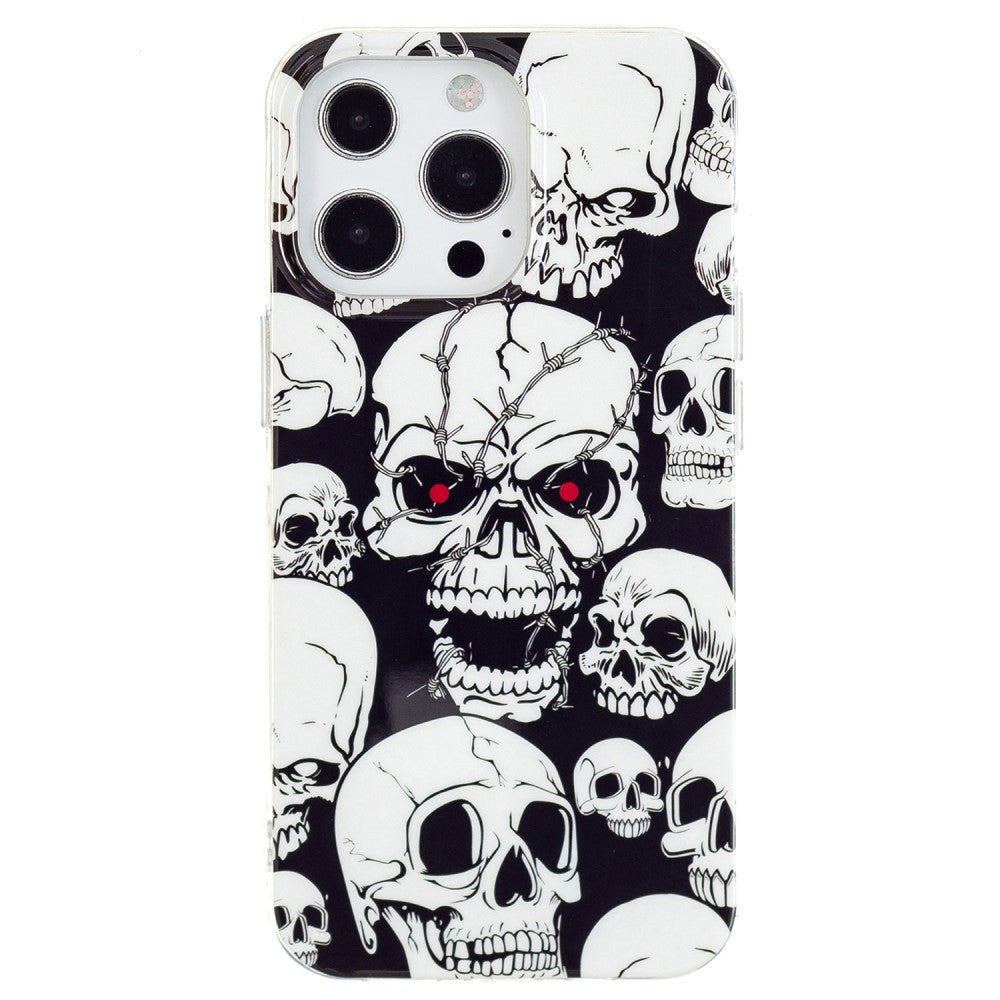 iPhone 15 Pro Selvlysende Fleksibelt Plastik Cover m. Print - Dødningehoveder
