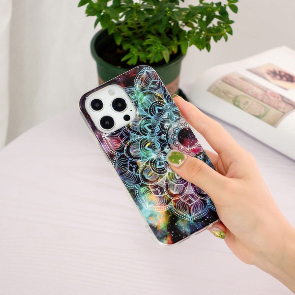 iPhone 15 Pro Selvlysende Fleksibelt Plastik Cover m. Print - Mandala