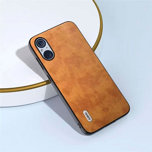Sony Xperia 5 V Litchi Læderbelagt Plastik Cover - Brun