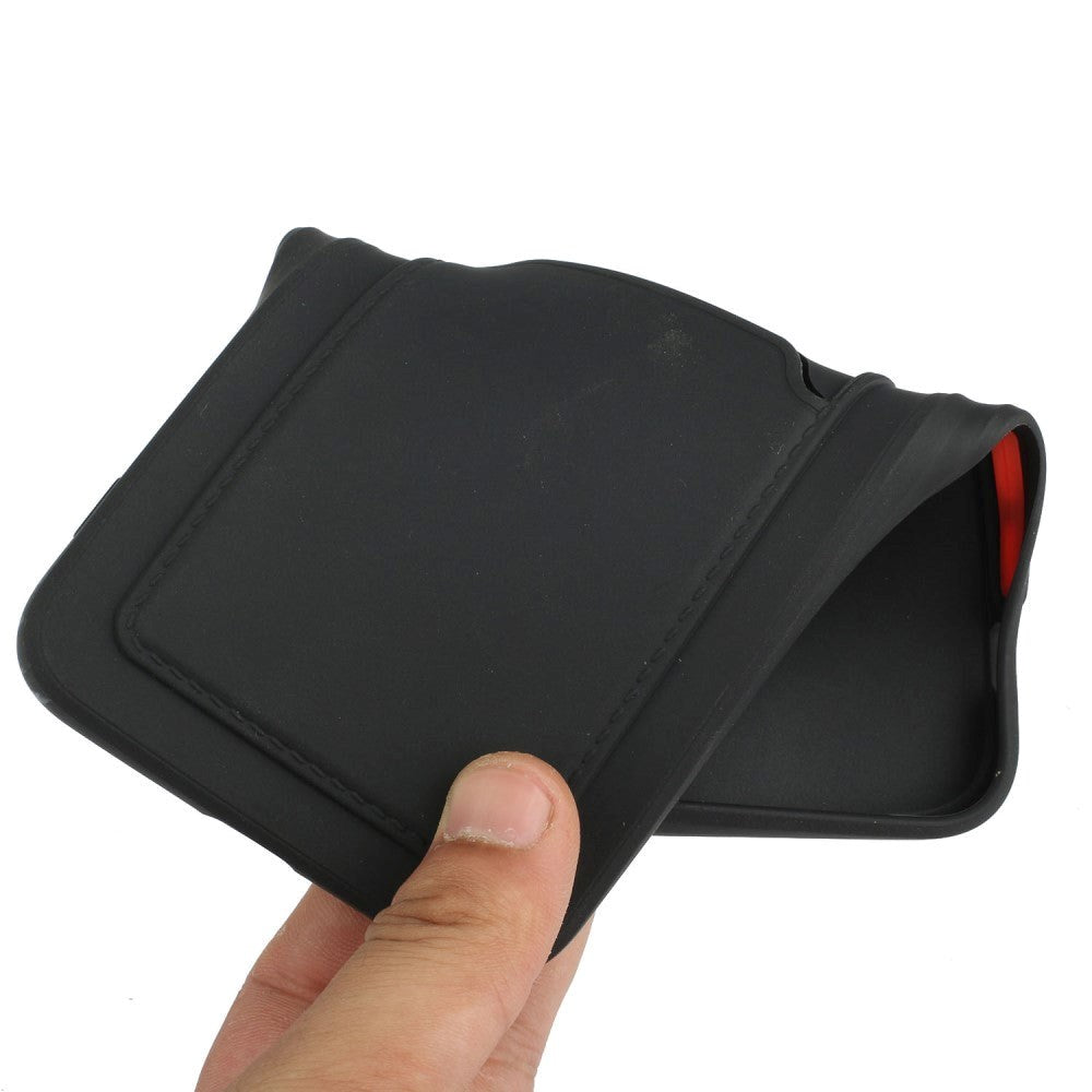 iPhone 15 Fleksibelt Plastik Cover m. Kortholder - Sort