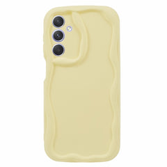 EIDERWOOD Samsung Galaxy S23 FE Fleksibelt Plastik Cover m. Bølget Kanter - Gul