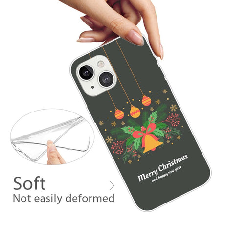 iPhone 15 Plus Fleksibelt Plastik Jule Cover - Merry Christmas - Julekrans og Juleklokke