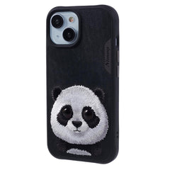 iPhone 15 Hybrid Cover m. Dyremotiv & Brodering - Panda