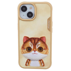 iPhone 15 Hybrid Cover m. Dyremotiv & Brodering - Orange Kat
