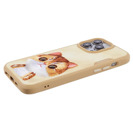 iPhone 15 Pro Hybrid Cover m. Dyremotiv & Brodering - Orange Kat