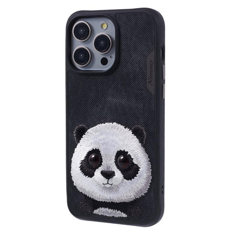 iPhone 15 Pro Hybrid Cover m. Dyremotiv & Brodering - Panda