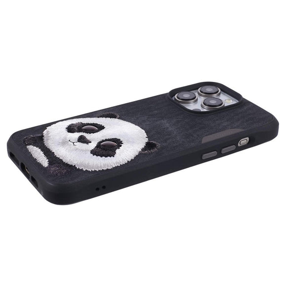 iPhone 15 Pro Hybrid Cover m. Dyremotiv & Brodering - Panda