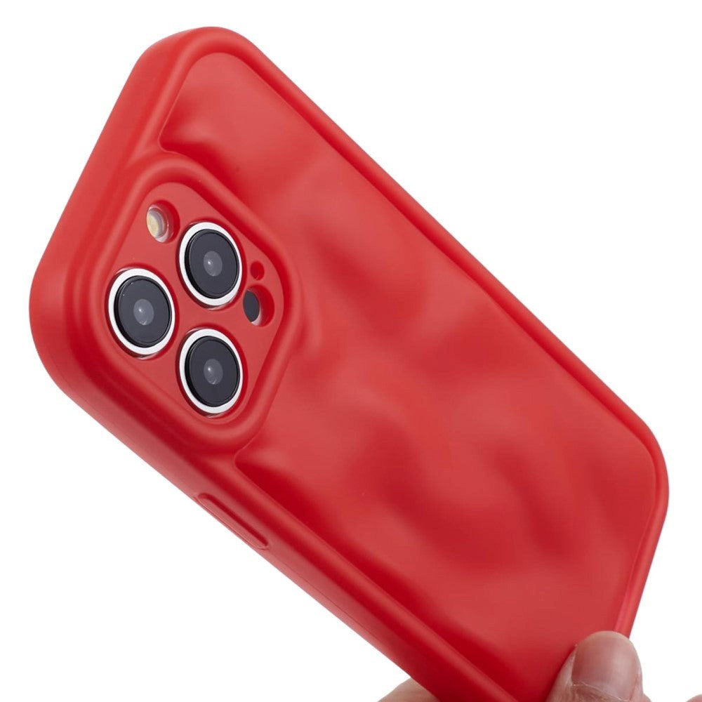 iPhone 15 Pro Fleksibelt Plastik Cover m. Bølget Design V2 - Mat Rød