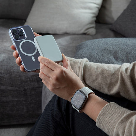 Apple Watch (42/44/SE/45/46/49mm) Epico Magnetisk Silikone Rem - Grøn / Grå