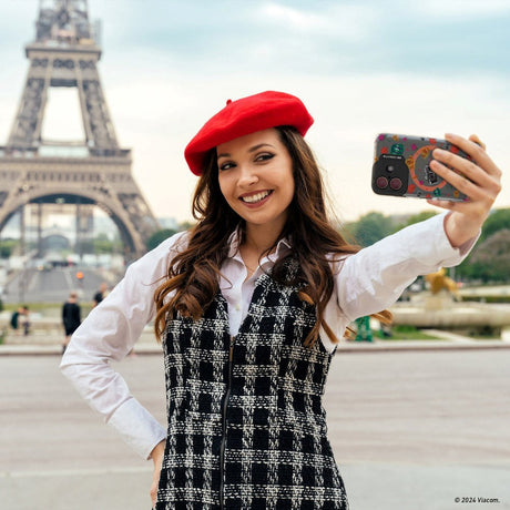 Case&Me - Emily in Paris iPhone 16 Cover - Life in Paris