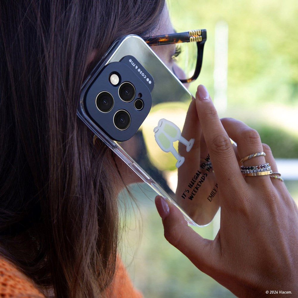 Case&Me - Emily in Paris iPhone 16 Pro Cover - Champagne Cheers