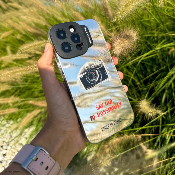 Case&Me - Emily in Paris iPhone 16 Pro Max Cover - Silver Camera