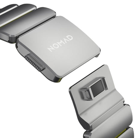 Apple Watch (42 / 44 / SE / 45 / 46 / 49mm) Nomad Stratos Band - Natural Titanium - Volt