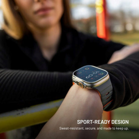 Apple Watch (42/44/SE/45/46/49mm) Fixed Magnetisk Silikone Rem - Grå / Orange